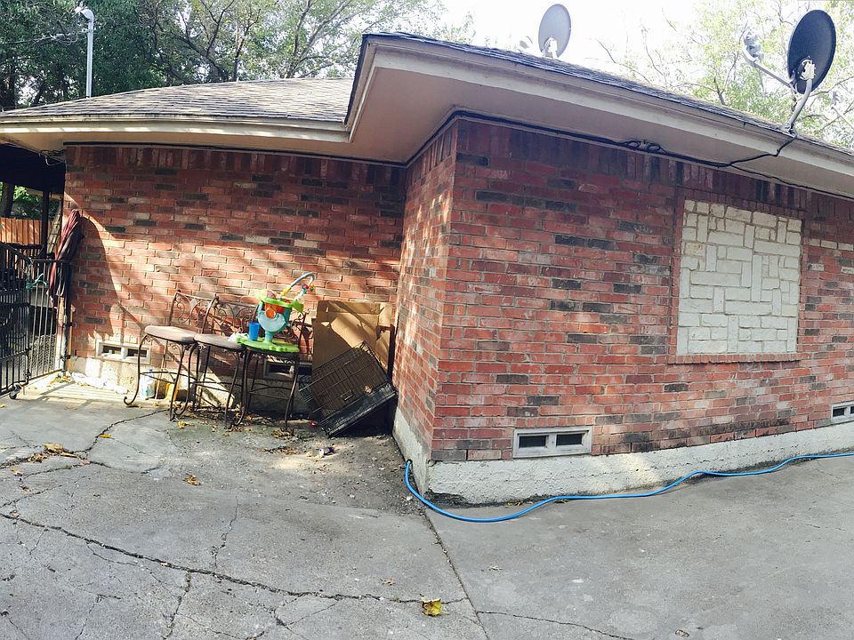 2nd image of 3236 Sheila Ln