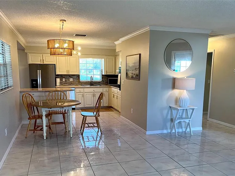 6650 Hickorywood Ln #6650 — Photo 2