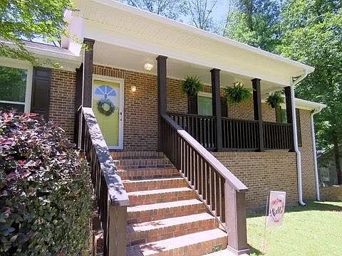 3rd image of 106 Cothran Dr