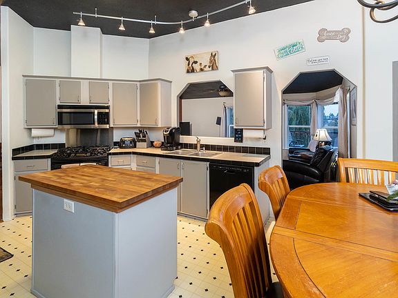 4th image of 5411 SE David Way