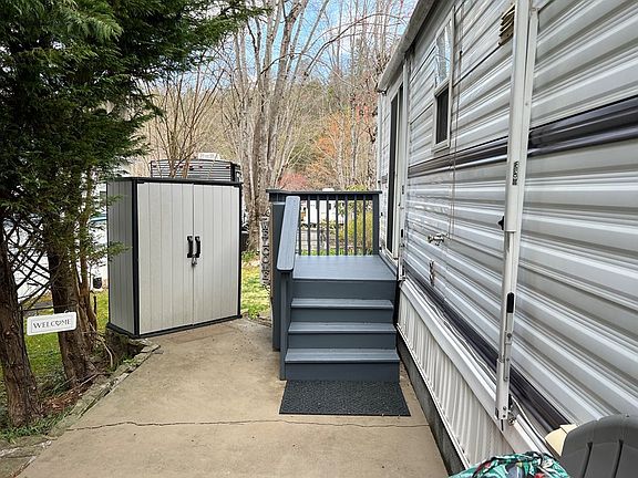 5th image of 4229 E Pkwy #100-lot 100
