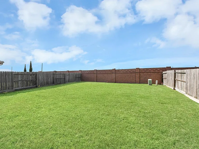 24754 Levante Dr — Photo 7