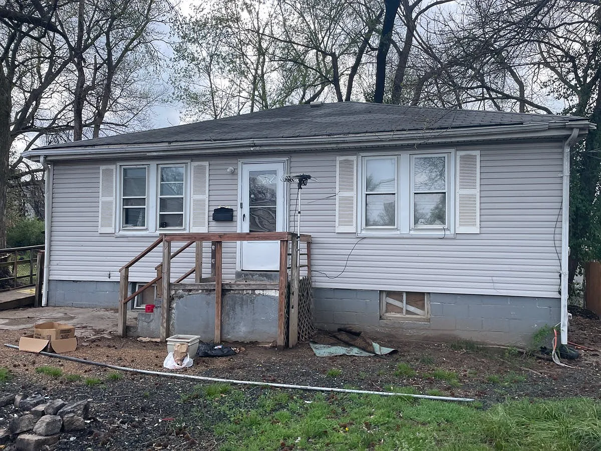 6121 Jefferson Ave photo 1