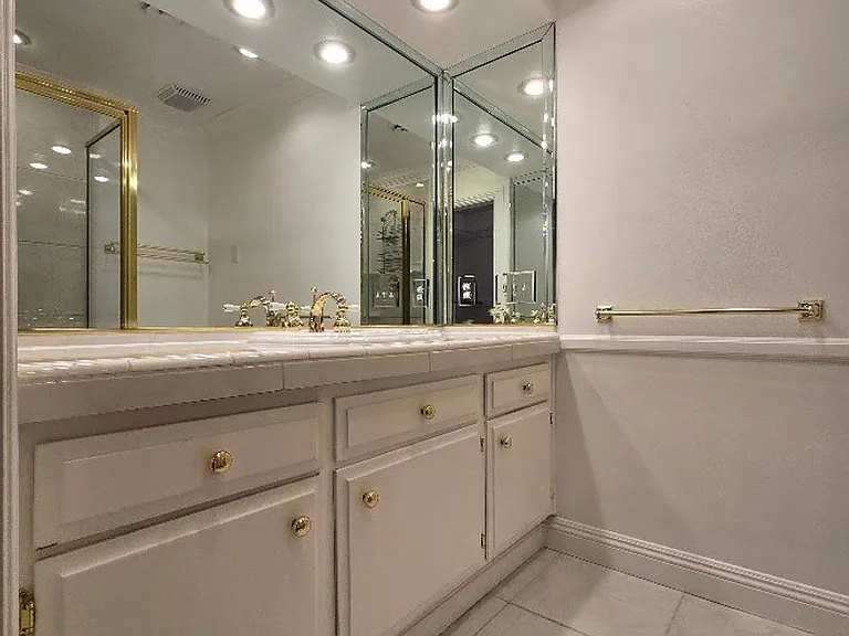 3030 El Camino Ave — Photo 40