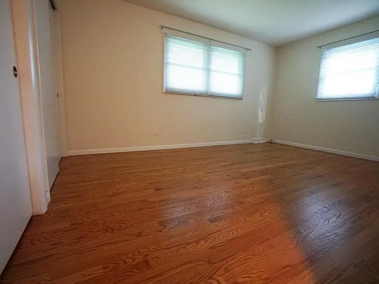 6S546 Sussex Rd — Photo 27
