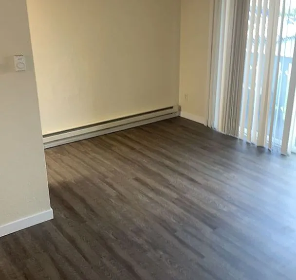 1120 Randall St — Photo 6