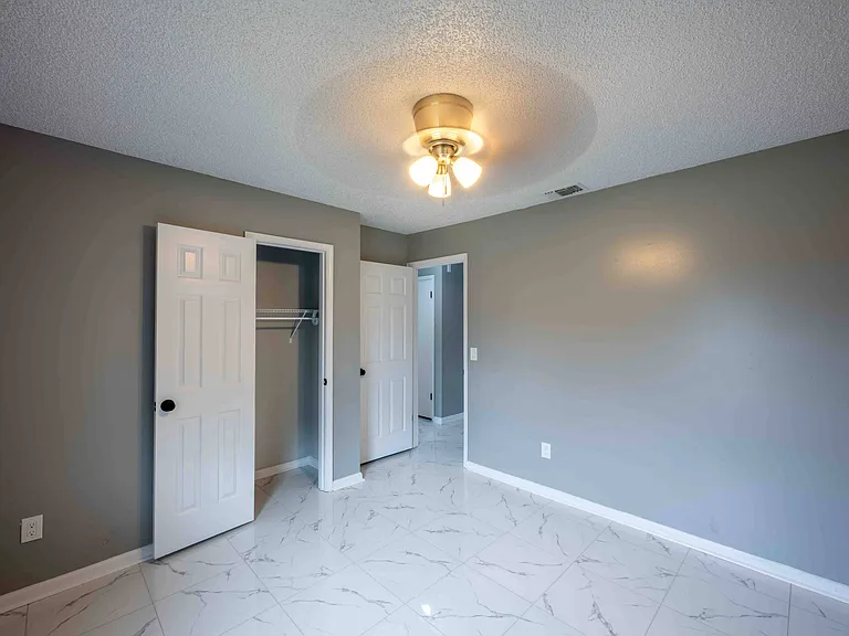 8126 Sable Woods Dr N — Photo 27