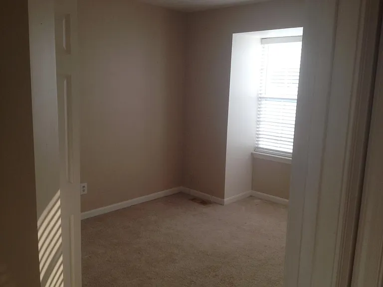 705 Reedy Cir — Photo 5
