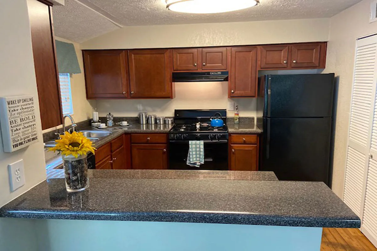 Chatsworth Apartments — Photo 3