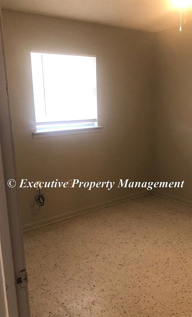 506 Sunset Lane — Photo 3