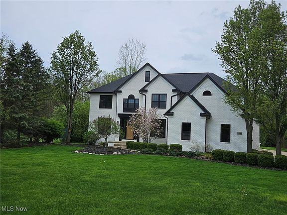 2nd image of 2037 S Meadow Cir
