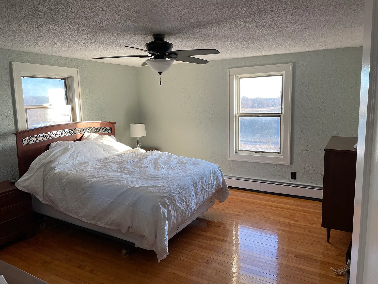4 bed, 1.5 bath, 1575 sqft, $2,500 — Photo 4