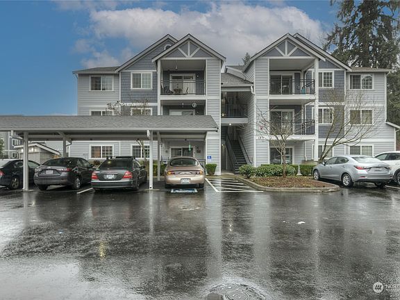 2nd image of 1411 Evergreen Park Drive SW #303