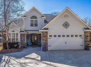 81 Chinquapin Ct, Dadeville, AL 36853