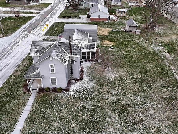 2nd image of 8696 Burrows Rd