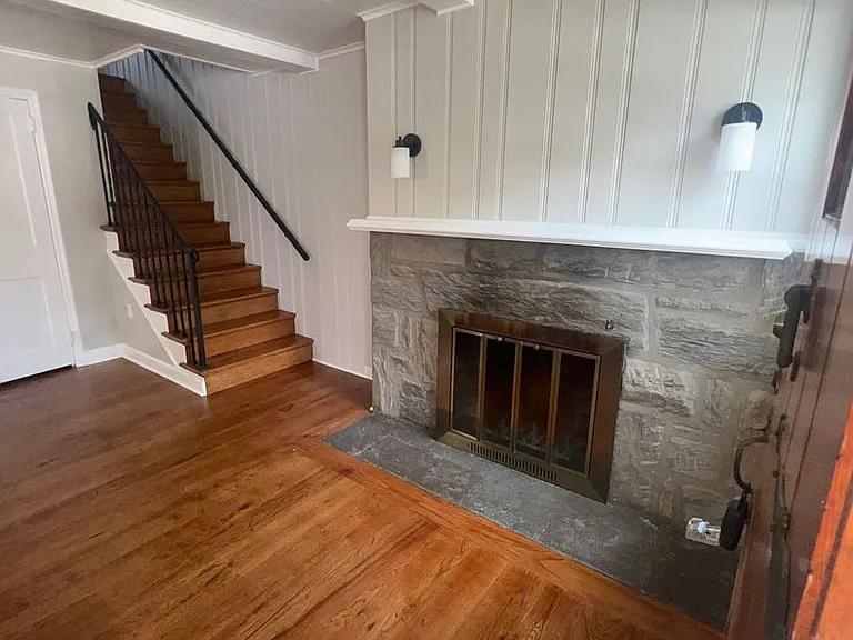 110 Hollywood Ave — Photo 5