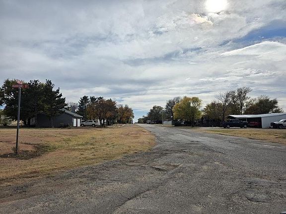4th image of 710 N 2nd St