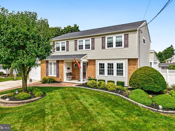 209 McIntosh Rd, Cherry Hill, NJ 08003