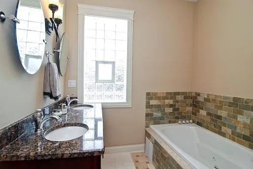 519 N Racine Ave #2 — Photo 7
