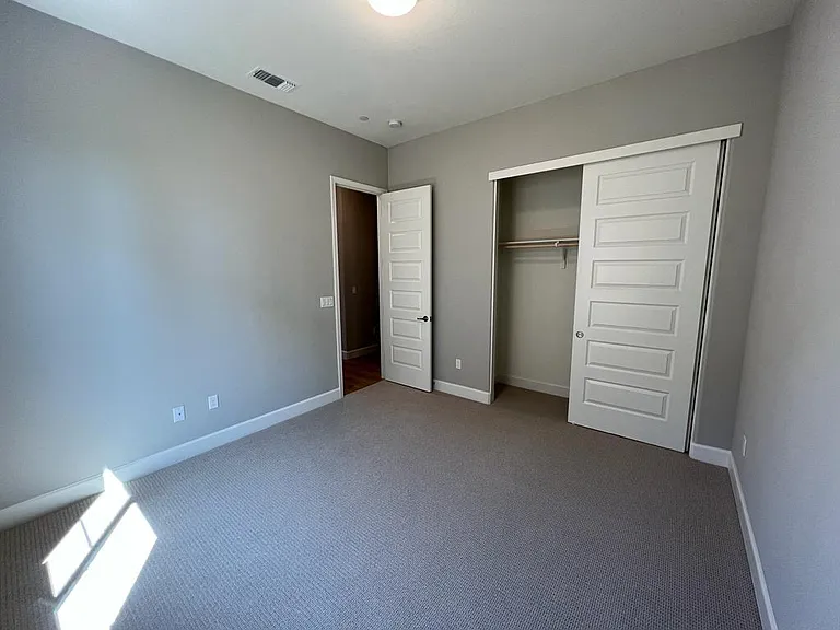 4773 Villa Verde Dr — Photo 4
