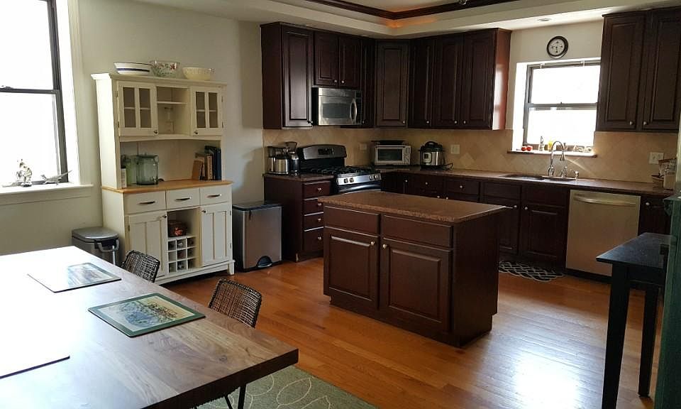 1st image of 870 W Ainslie St #42212