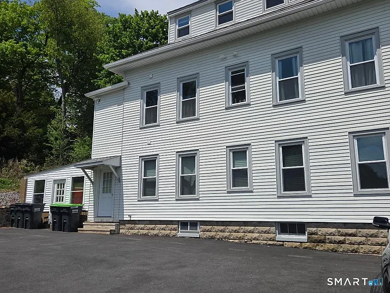 1106 Main St — Photo 2