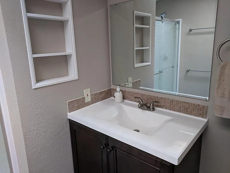 8915 Franklin Ave — Photo 15