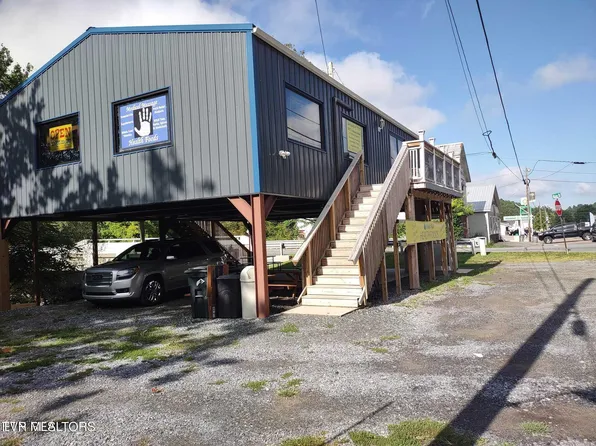 8260 Highway 19 E, Roan Mountain, TN 37687