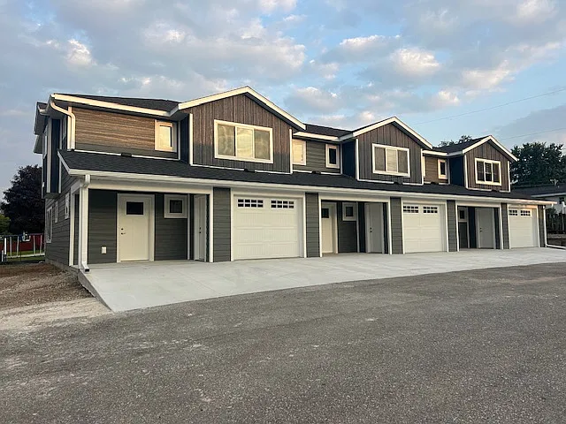 2 bed, 1.5 bath, $1,725 — Photo 1
