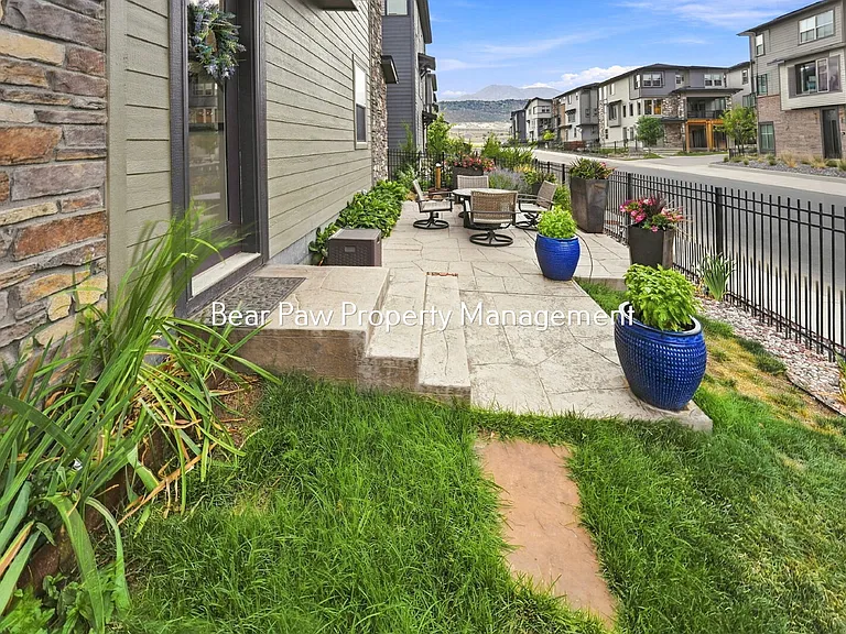 15742 W Girard Ave — Photo 2