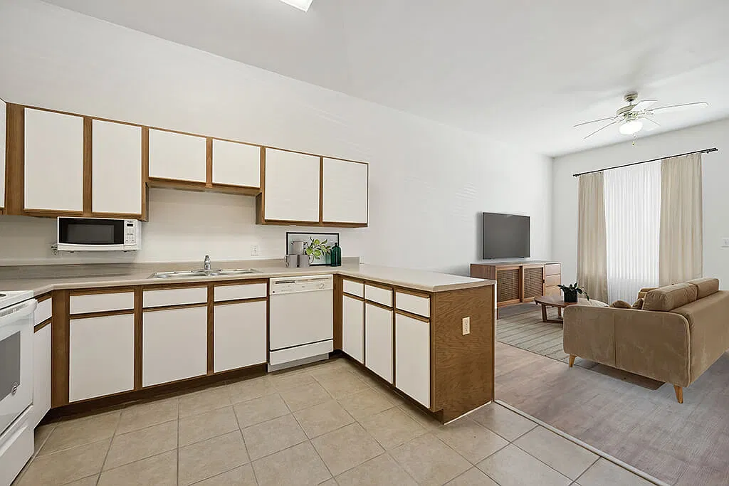 Fallbrook Ranch Apartments — Photo 2