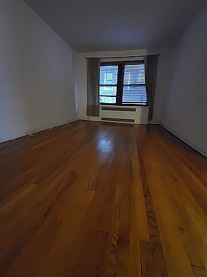 5th image of 162 E 55th St APT 2E