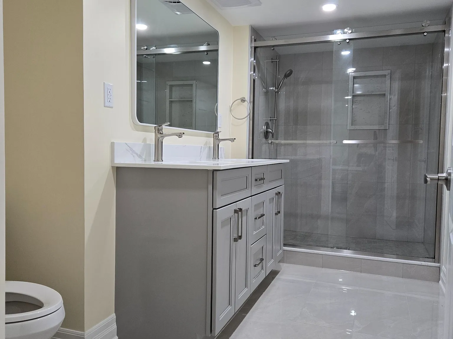 2 bed, $2,300 — Photo 3