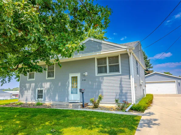 1716 S 4th Ave E, Newton, IA 50208