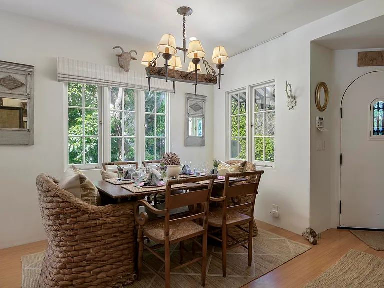3109 Calle Cedro — Photo 2
