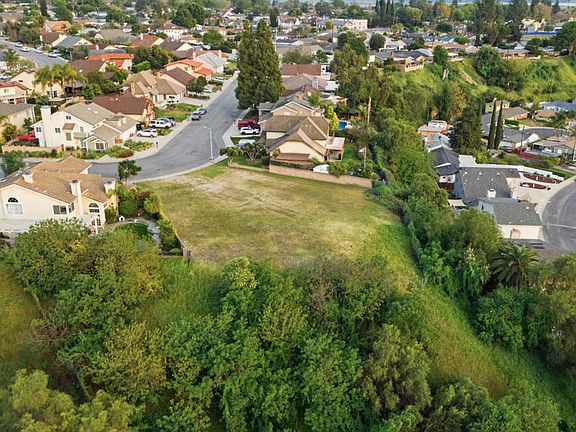 3rd image of 815 Woodgrove Rd