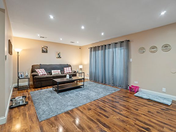 2nd image of 9645 S Harlem Ave APT 1H