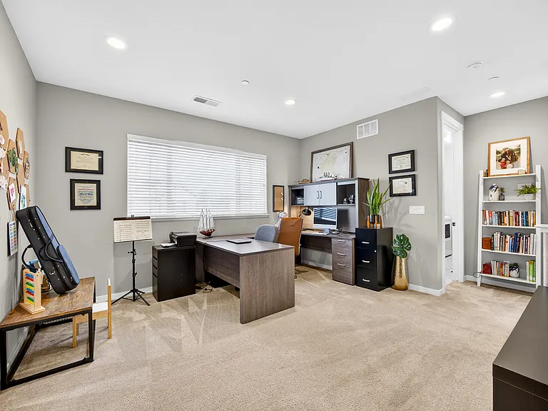 450 Syracuse Ln — Photo 12