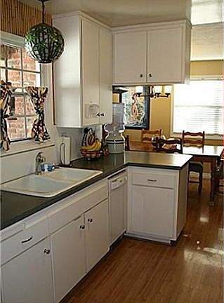 4th image of 5461 Park Ave
