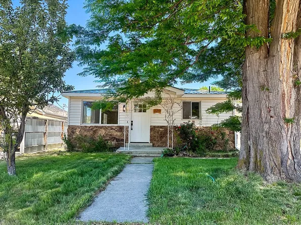 120 Dorris Ave, Paonia, CO 81428