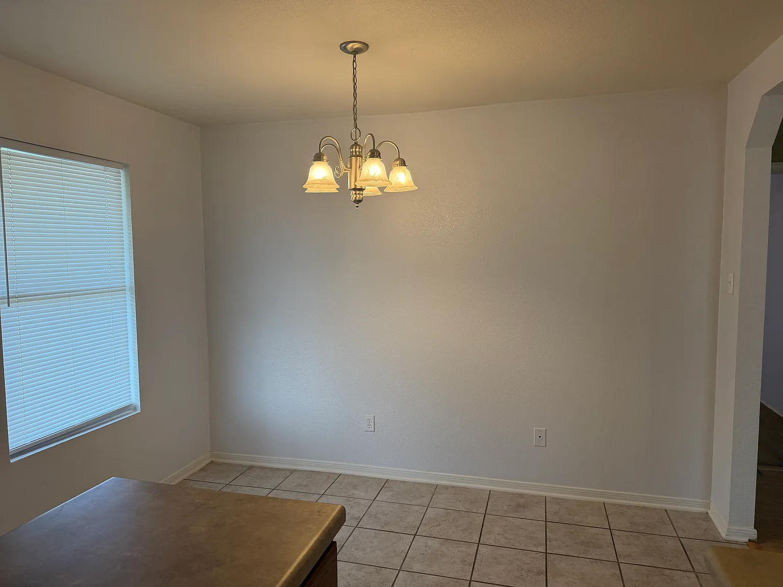 3 bed, 1500 sqft, $1,650 — Photo 1