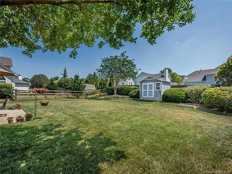 8619 Grey Squirrel Ct — Photo 26