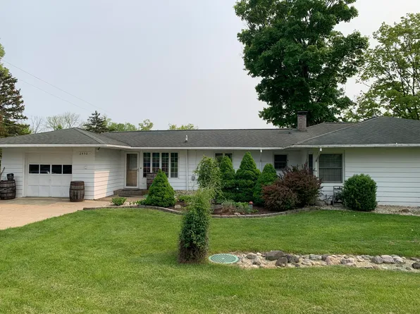 6450 W Lake Dr, Fremont, MI 49412