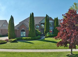 54545 Pelican Ln, Shelby Township, MI