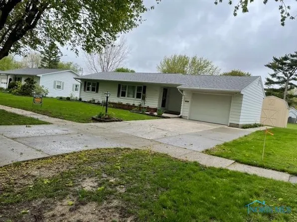 124 E Eagle St, Fostoria, OH 44830