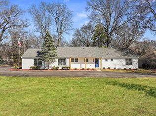 3520 W 93rd St, Leawood, KS 66206