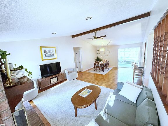 5th image of 209 Governors Sq