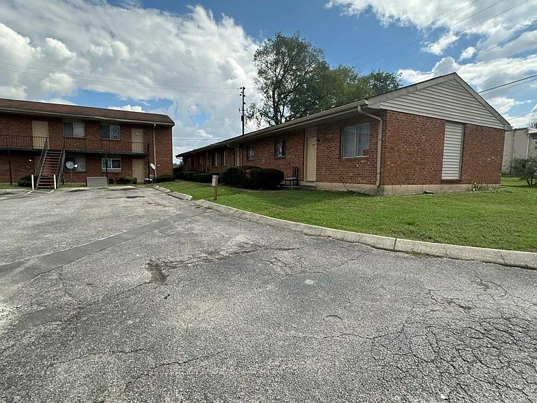 The Flats at 1200 — Photo 2