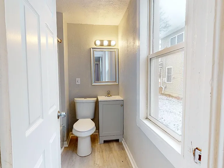 3344 Seymour Ave — Photo 10