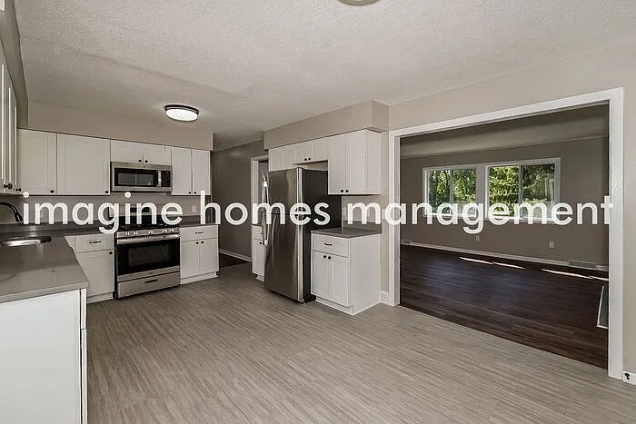 1323 Easter Ln — Photo 5